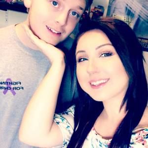 Meet your Posher, Alyssa